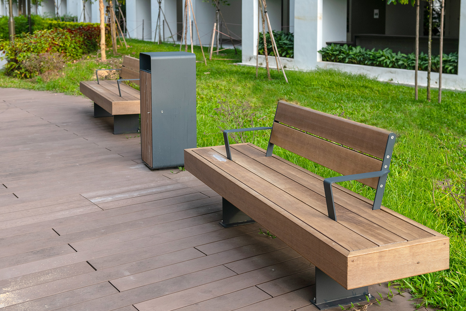 Greenweave_Bench_Full_01.jpg