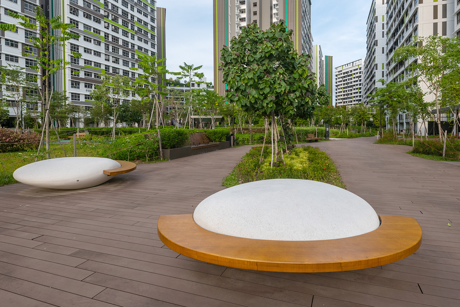 Greenweave_Bench_Full_04.jpg