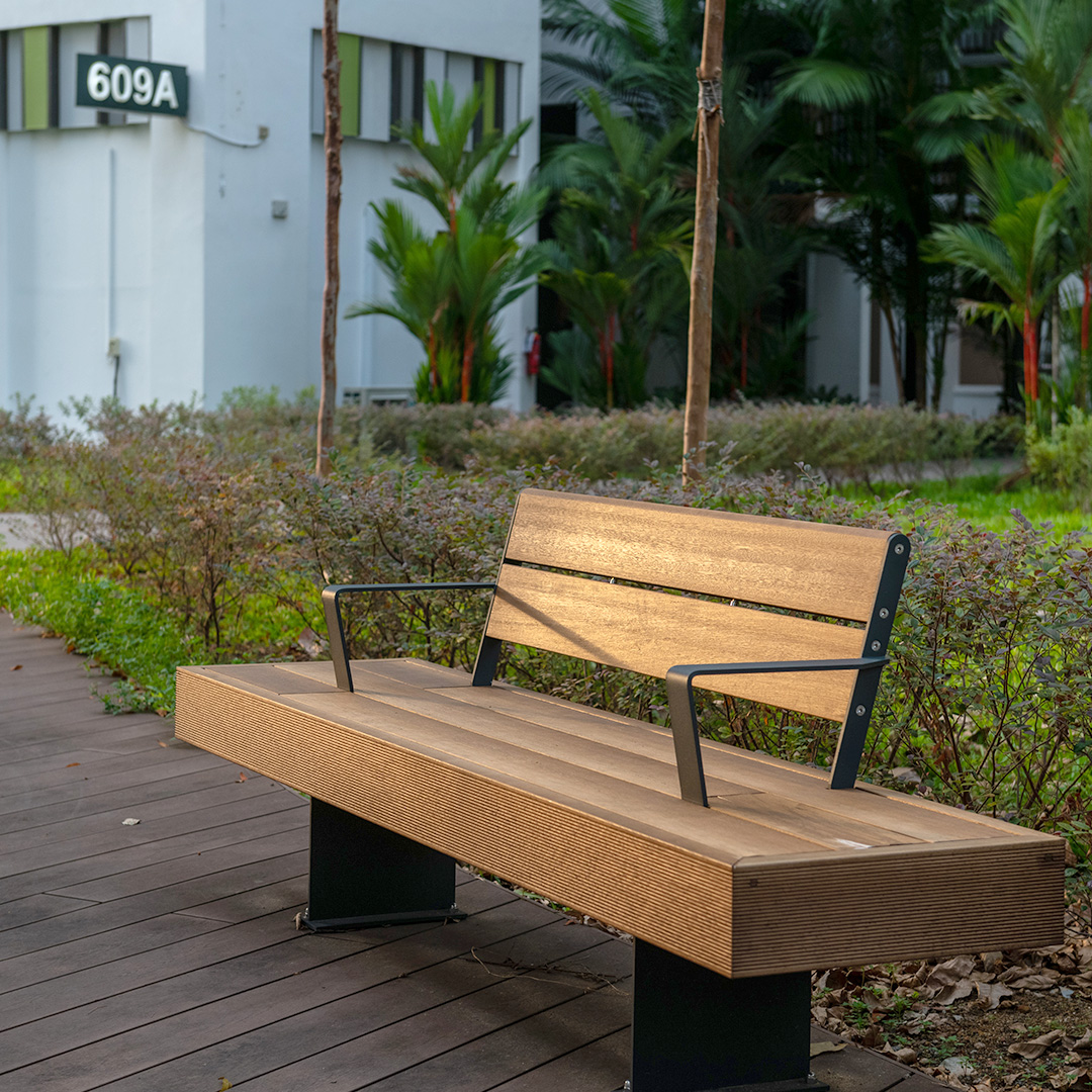 Greenweave_Bench_Side_04.jpg