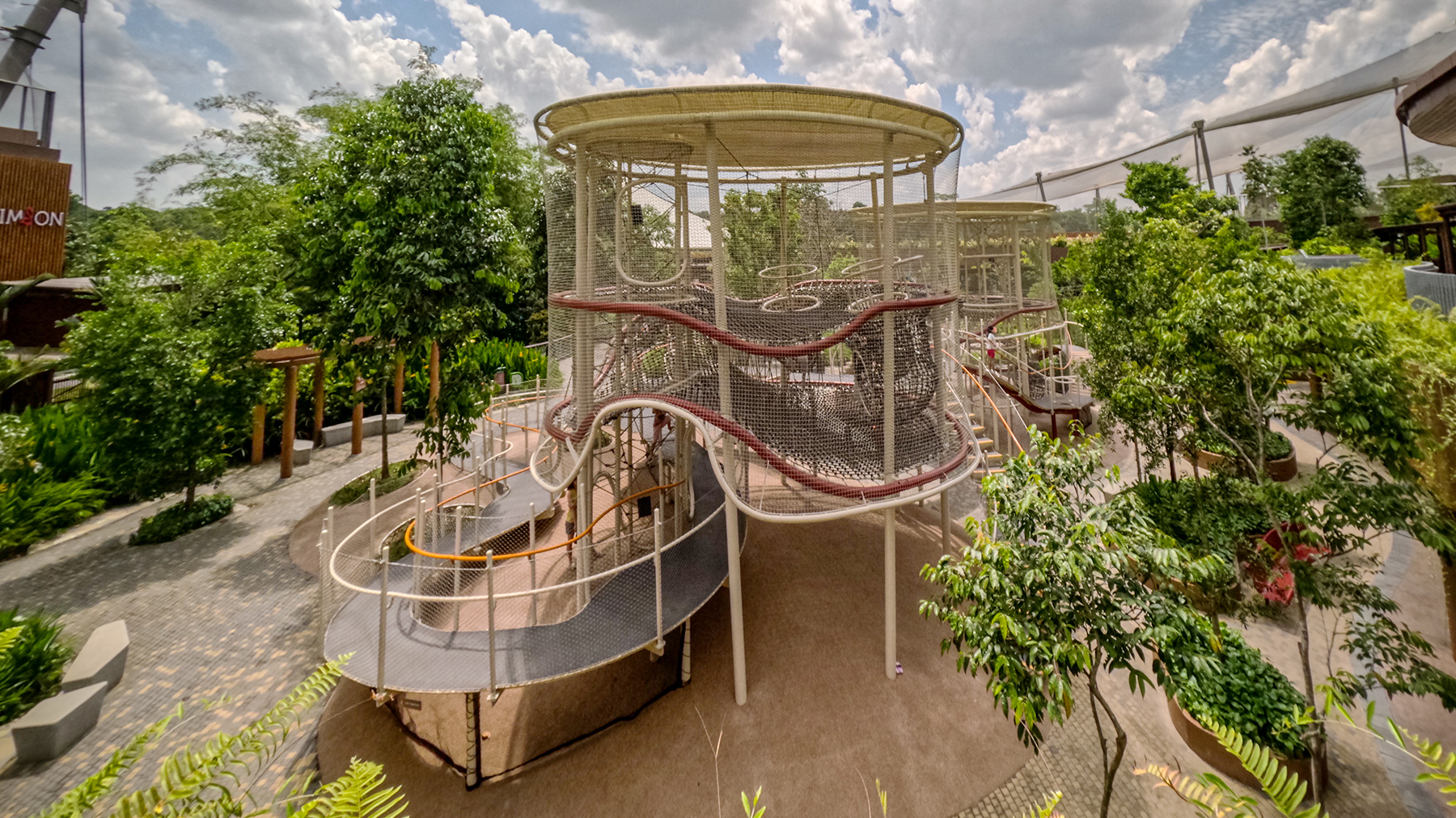 Mandai_Treetop_Feat_01.jpg